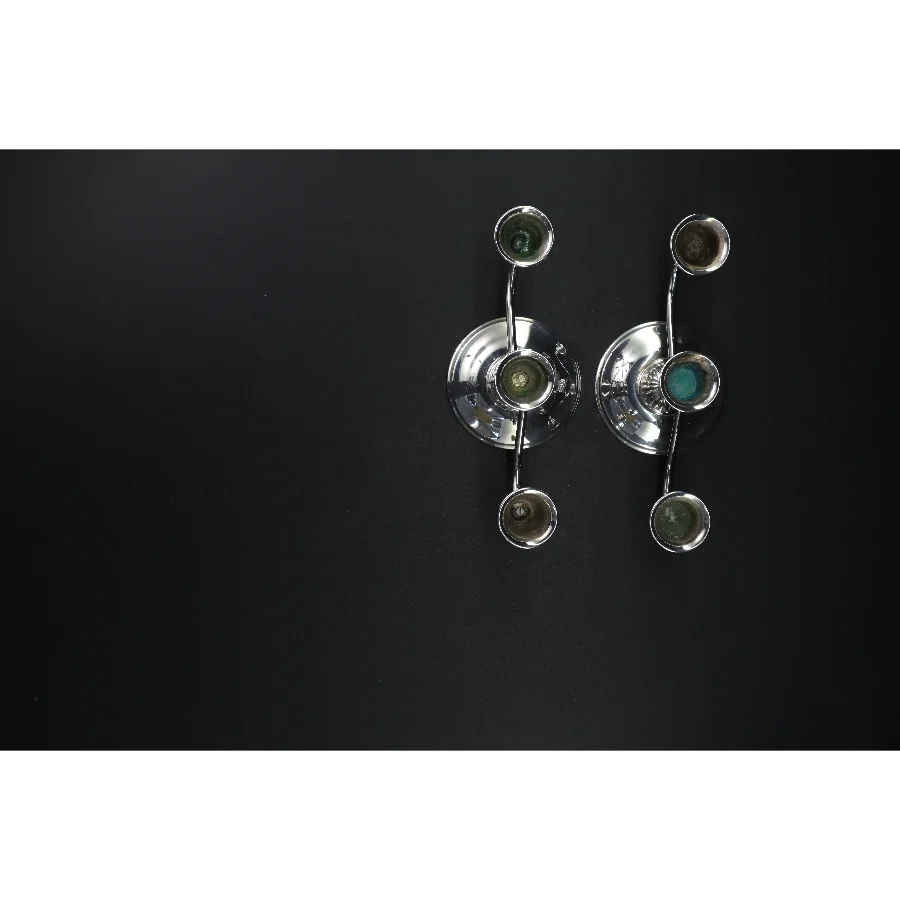 Sølvfarvet lysestager med tre arme (str. H. 12 cm. b 21 cm)