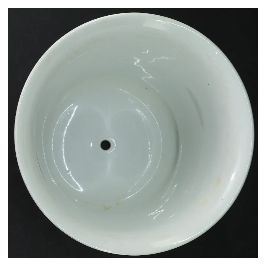 Porcelænskrukke med løvehoveder og blomstermotiv (str. H 15,5 cm og ø. 17,5 cm)