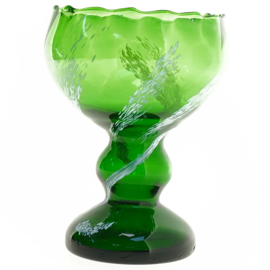 Grøn glasvase (str. 18 x 13 cm)