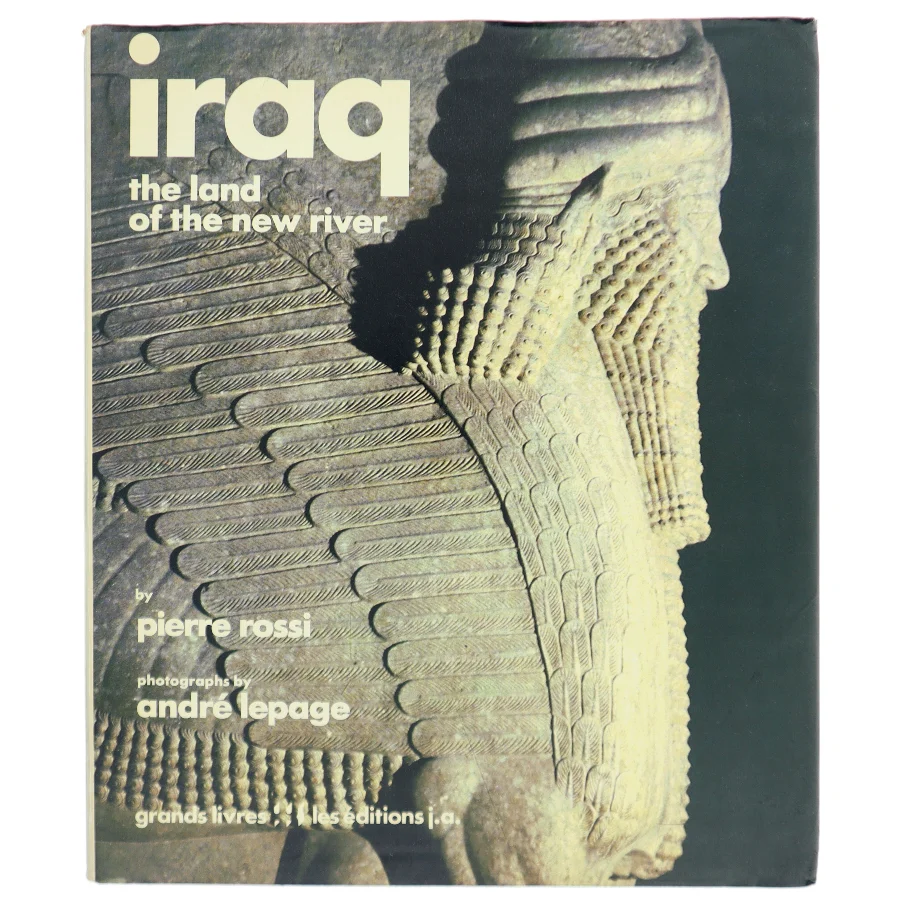 Bogen 'Iraq: The land of the new river' af Pierre Rossi og fotografier af Andre Lepage. 