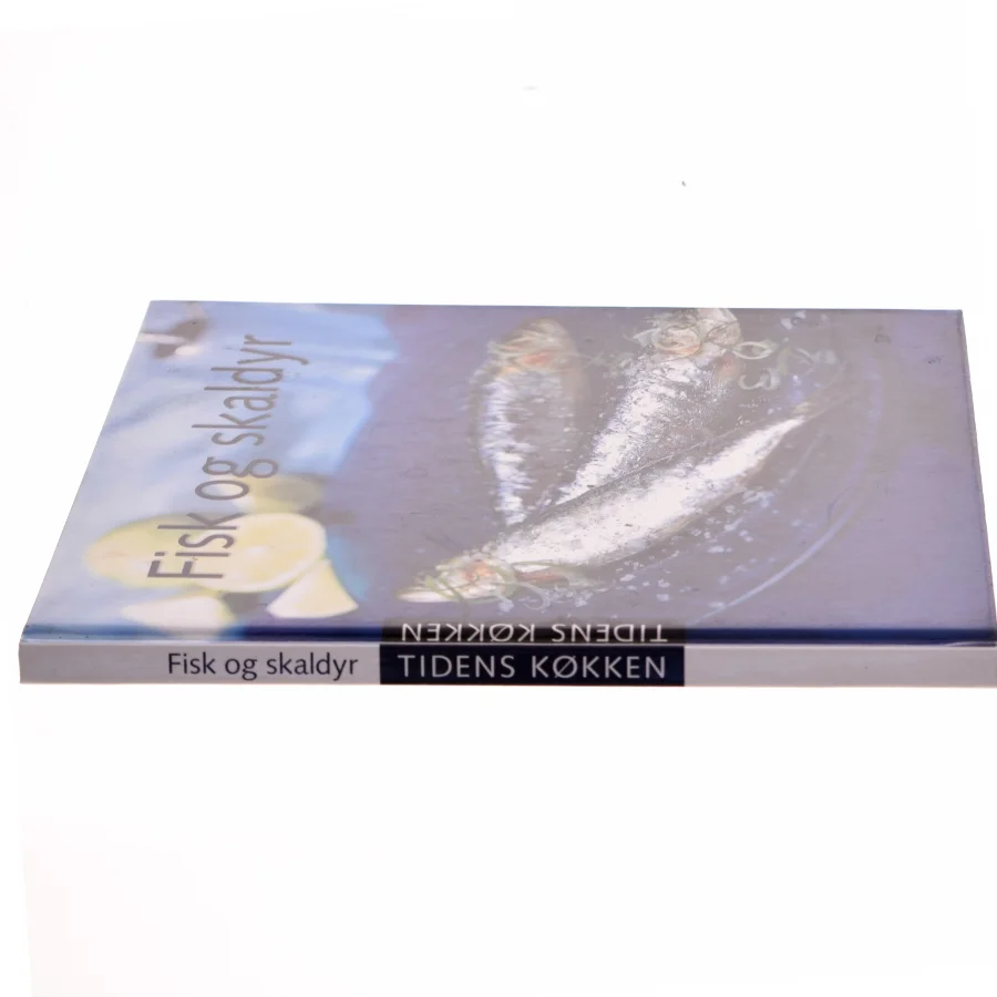Kogebog med fisk og skaldyrsopskrifter