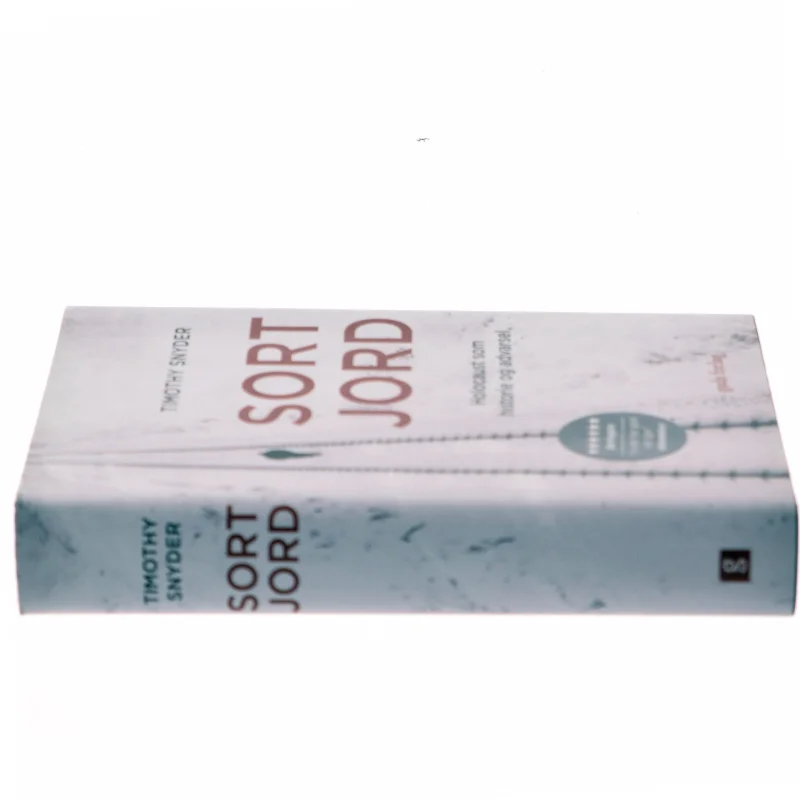 Sort jord : Holocaust som historie og advarsel af Timothy Snyder (Bog)