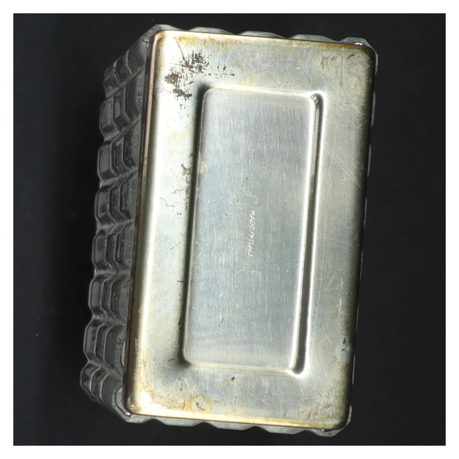 Glas vase karaffel med metal top og bund (str. 19 x 11 x 7 cm)