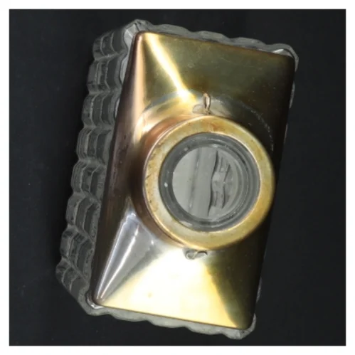 Glas vase karaffel med metal top og bund (str. 19 x 11 x 7 cm)