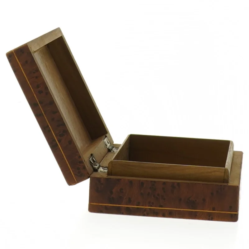 Antik Intarsia trææske (str. 11x8x3,5 cm)