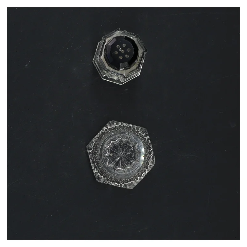 Salt- og peber sæt i facetteret krystal glas (str. 6x3 cm)