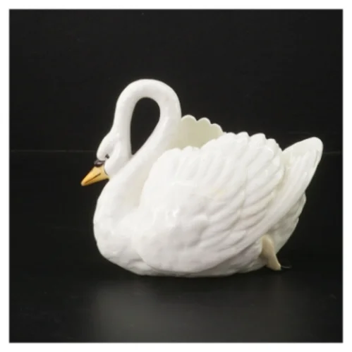 Porcelæn svane figurine (str. H 12 cm, b 16 cm)