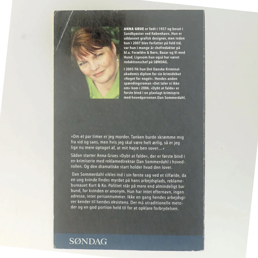 Dybt at falde af Anna Grue