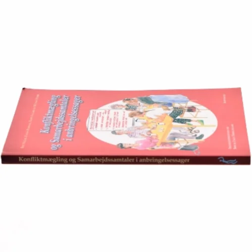 Konfliktmægling og samarbejdssamtaler i anbringelsessager af Bibi Wegler (Bog)