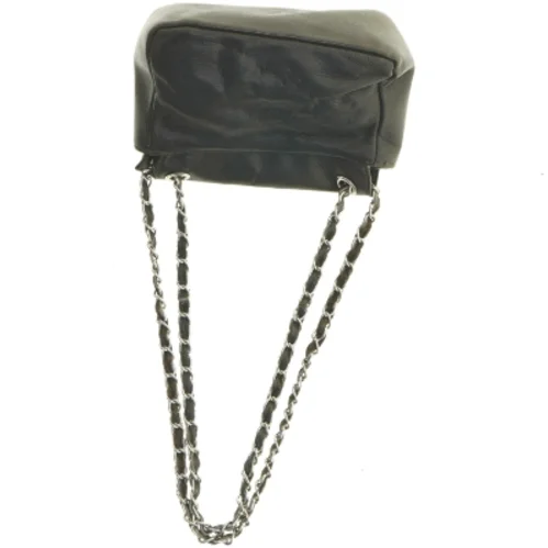 Sort Læder skuldertaske med kæderem (str. 21 x 14 cm)
