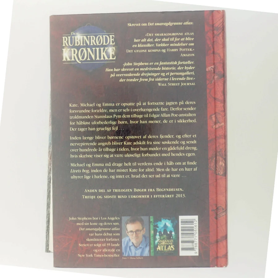 Den rubinrøde krønike af John Stephens (f. 1972) (Bog)