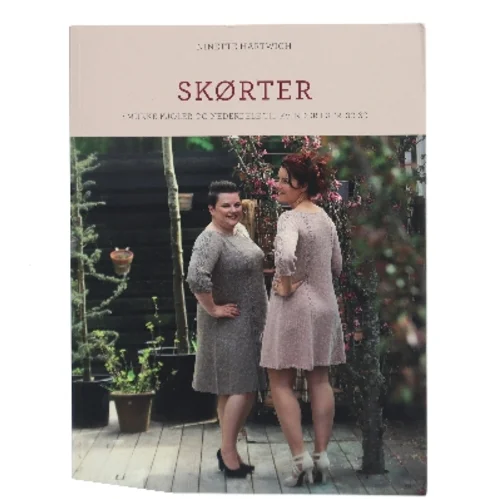 Skørter : smukke kjoler og nederdele til kvinder i str. 32-62 af Ninette Hartwich (Bog)