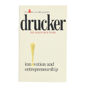 Innovation and entrepreneurship : practice and principles af Peter F. Drucker (Bog)