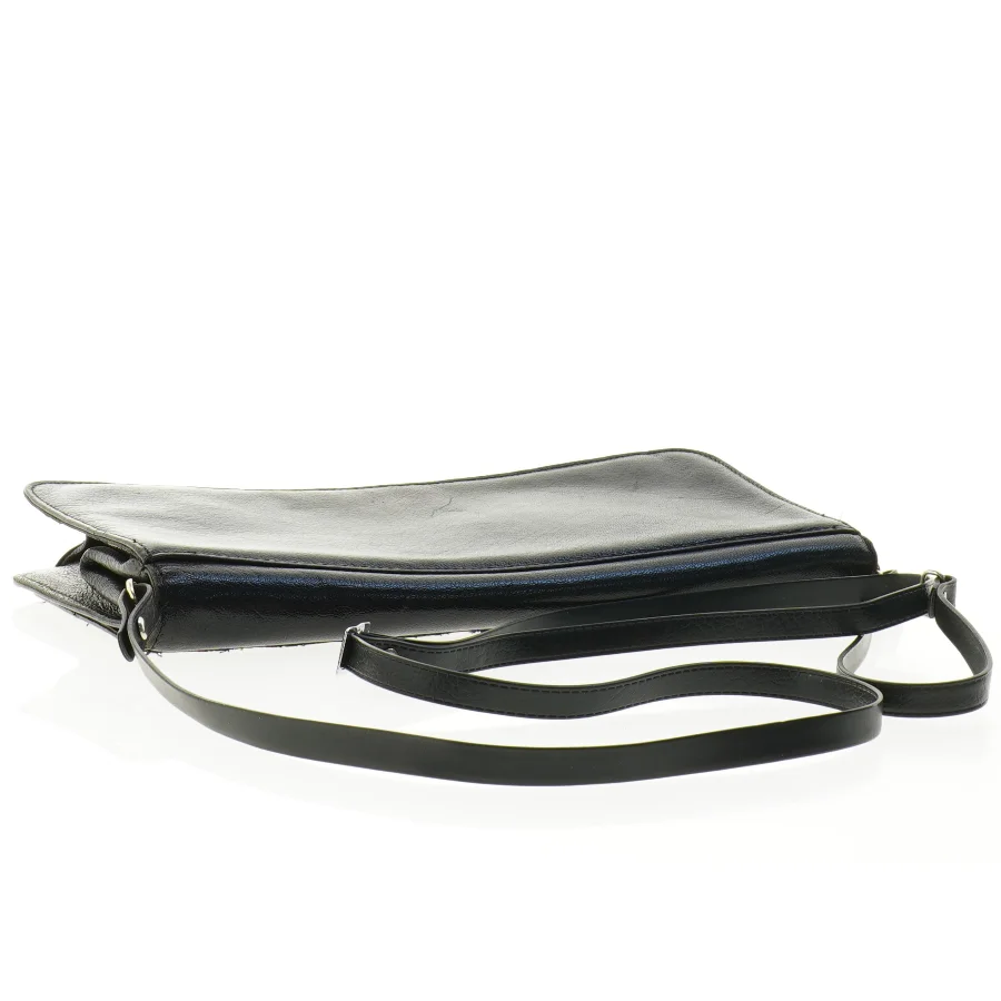 Sort vintage skuldertaske i læder (str. 29 x 15 cm)
