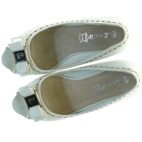 Hvid Læder kilehælsko med sløjfe fra Lov'it (str. 38)