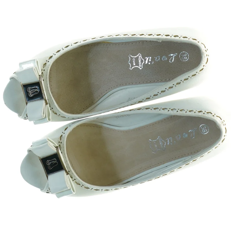 Hvid Læder kilehælsko med sløjfe fra Lov'it (str. 38)