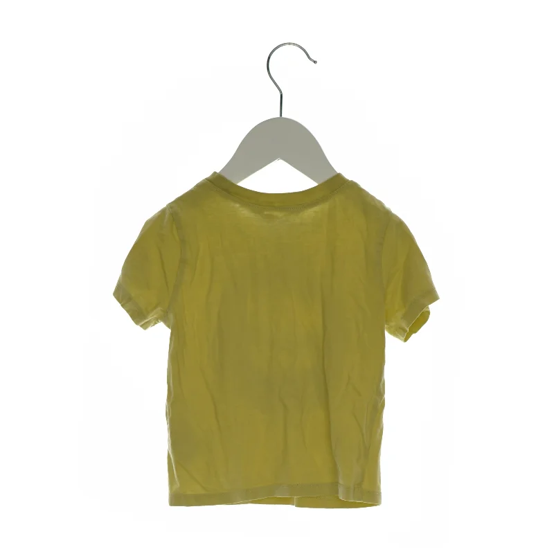 T-shirt fra H&M (Str. 92)