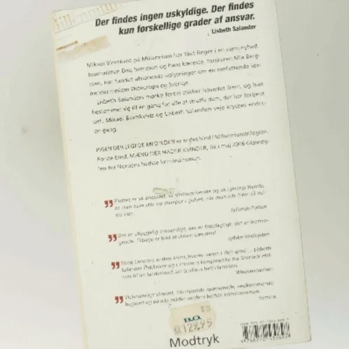 Pigen Der Legede Med Ilden (Millennium, 2. Bind) af Stieg Larsson (Bog)