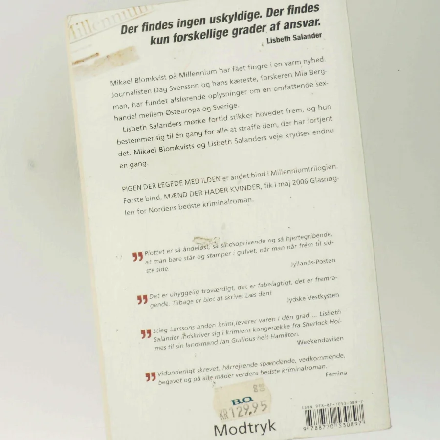 Pigen Der Legede Med Ilden (Millennium, 2. Bind) af Stieg Larsson (Bog)