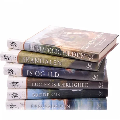 Hemmeligheden (Ved Rasmus Klitgaard Hansen) af Margit Sandemo (Bog)