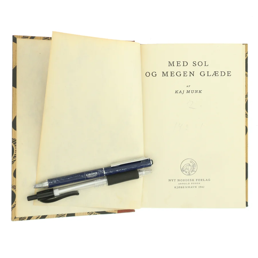 Med sol og megen glæde af Kaj Munk (Bog)