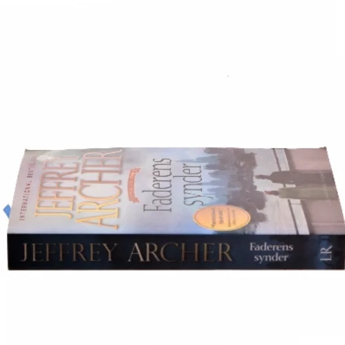 Faderens synder af Jeffrey Archer (Bog)