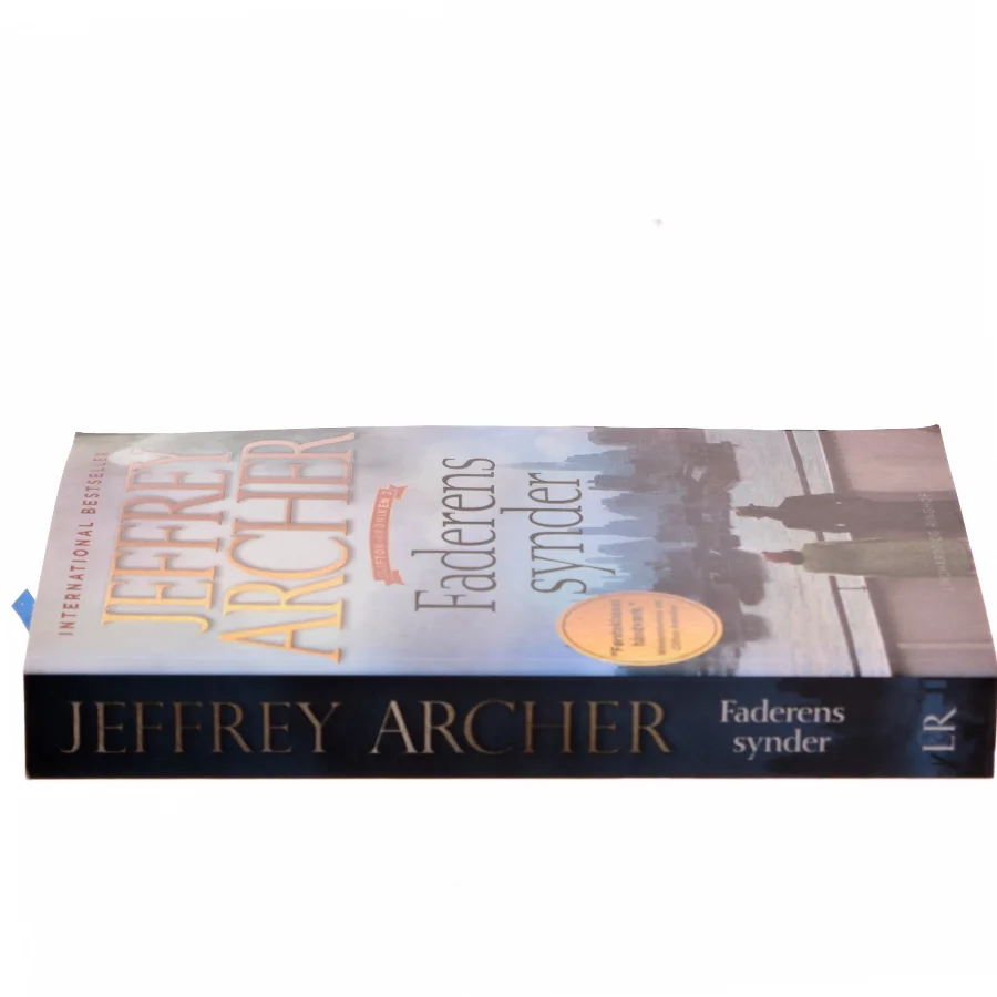 Faderens synder af Jeffrey Archer (Bog)