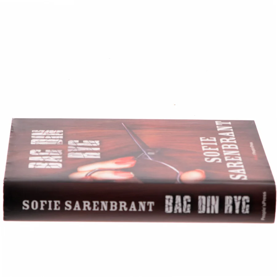 Bag din ryg : krimi af Sofie Sarenbrant (Bog)