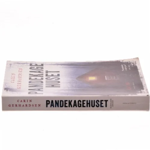 Pandekagehuset : kriminalroman af Carin Gerhardsen (Bog)