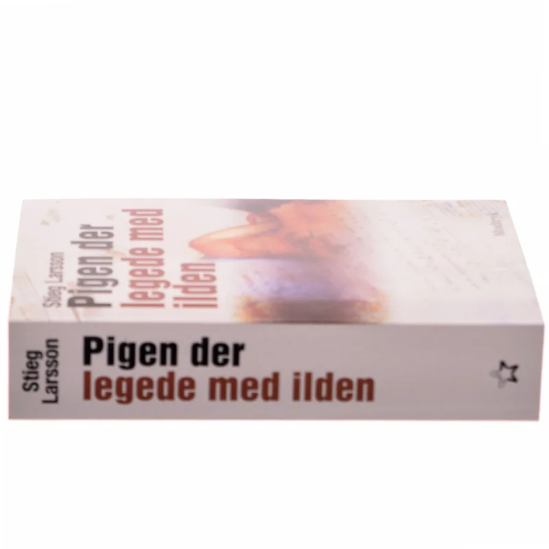 Pigen Der Legede Med Ilden (Millennium, 2. Bind) af Stieg Larsson (Bog)