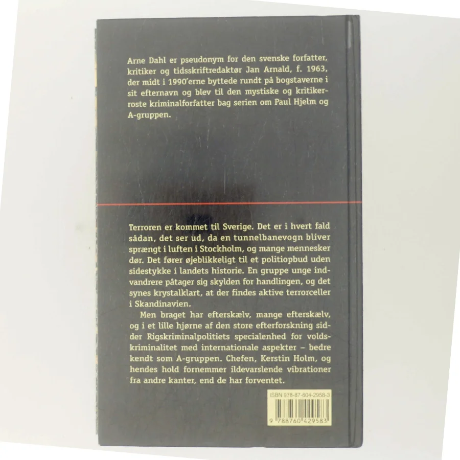 Efterskælv : kriminalroman af Arne Dahl (f. 1963) (Bog)