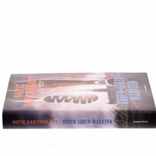 Døden løber maraton : krimi af Sofie Sarenbrant (Bog)
