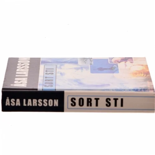 Sort sti af Åsa Larsson (Bog)