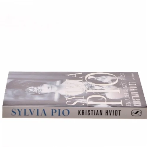 Sylvia Pio : en adelig socialist af Kristian Hvidt (Bog)
