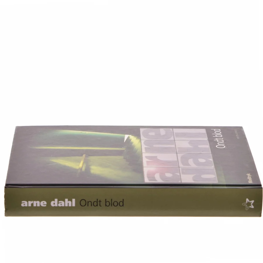 Ondt blod af Arne Dahl (f. 1963) (Bog)