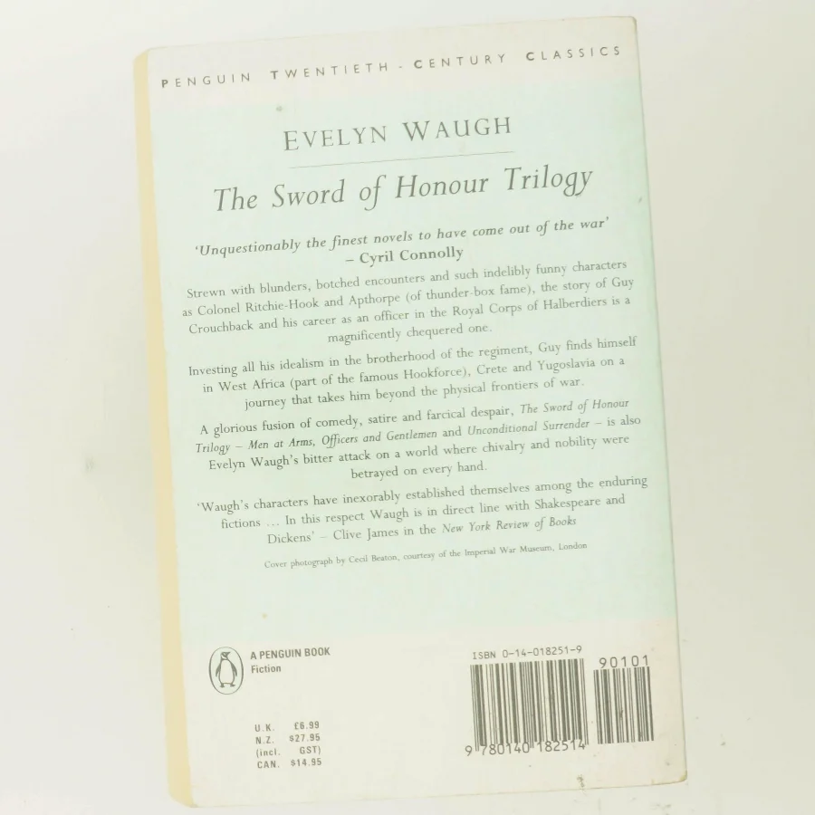 The sword of honour trilogy af Evelyn Waugh (Bog)