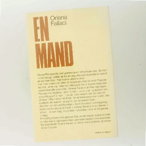 En mand af Oriana Fallaci (Bog)