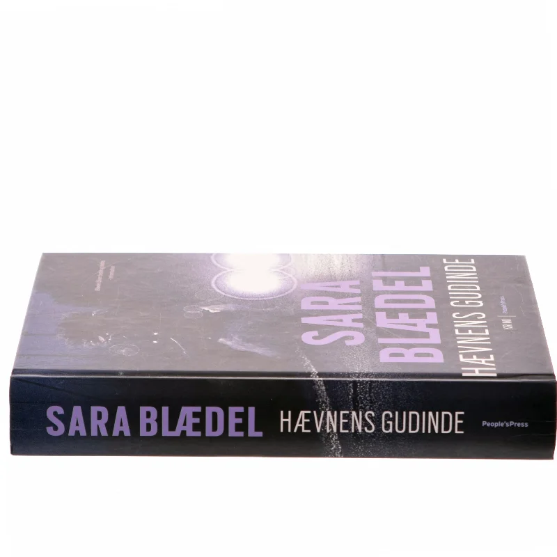 Hævnens gudinde af Sara Blædel (Bog)