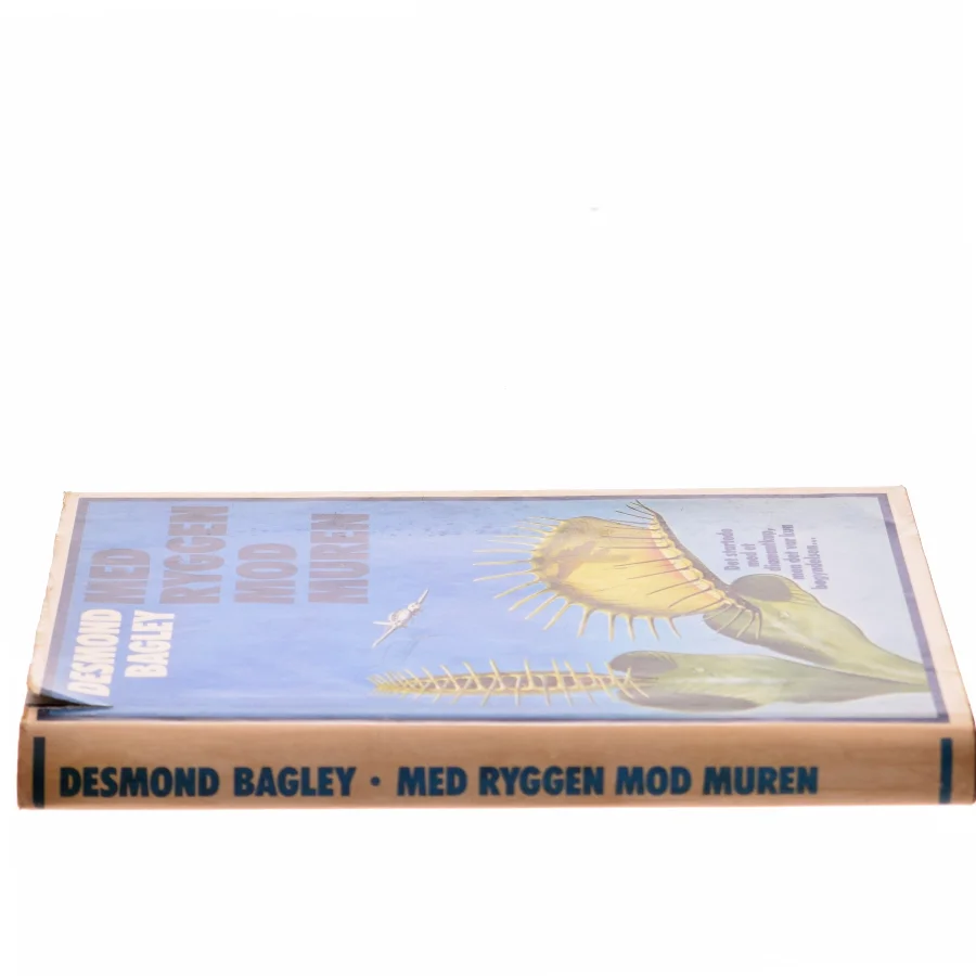 Med ryggen mod muren af Desmond Bagley (Bog)