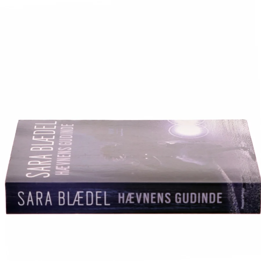 Hævnens gudinde : krimi af Sara Blædel (Bog)