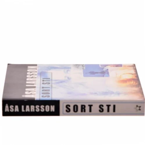 Sort sti af Åsa Larsson (Bog)