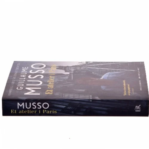 Et atelier i Paris af Guillaume Musso (Bog)