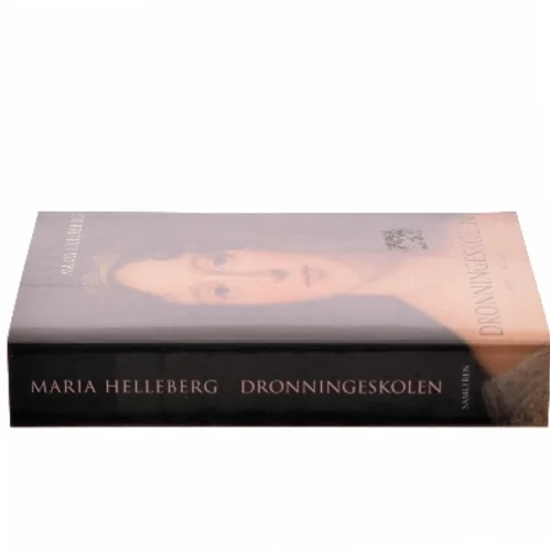 Dronningeskolen : roman af Maria Helleberg (Bog)