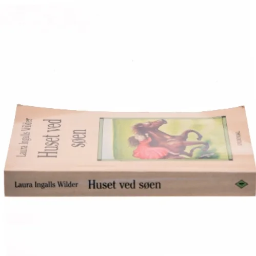 Huset ved søen af Laura Ingalls Wilder (Bog)