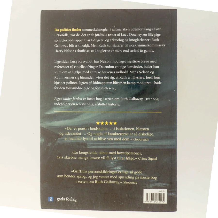 Pigen under jorden af Elly Griffiths (Bog)