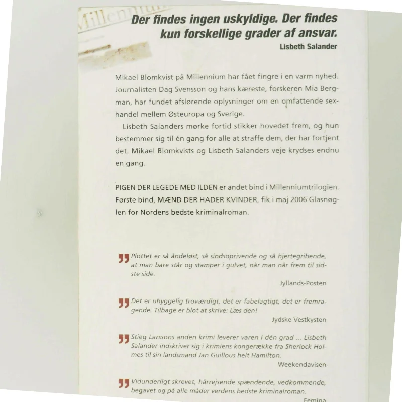 Pigen Der Legede Med Ilden (Millennium, 2. Bind) af Stieg Larsson (Bog)