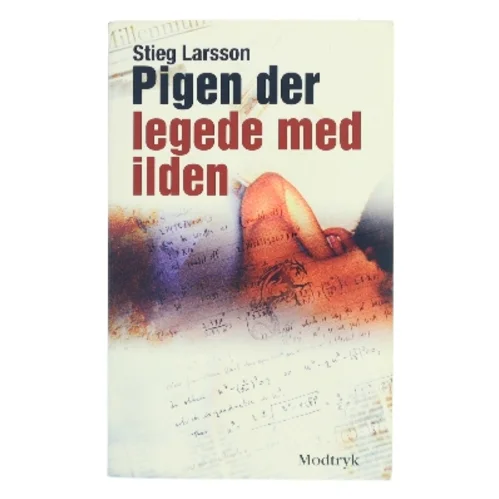 Pigen Der Legede Med Ilden (Millennium, 2. Bind) af Stieg Larsson (Bog)