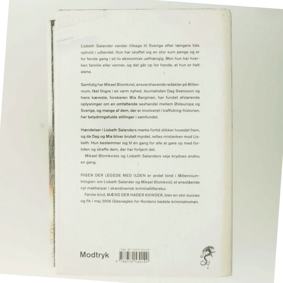 Pigen Der Legede Med Ilden af Larsson, Stieg (Bog)