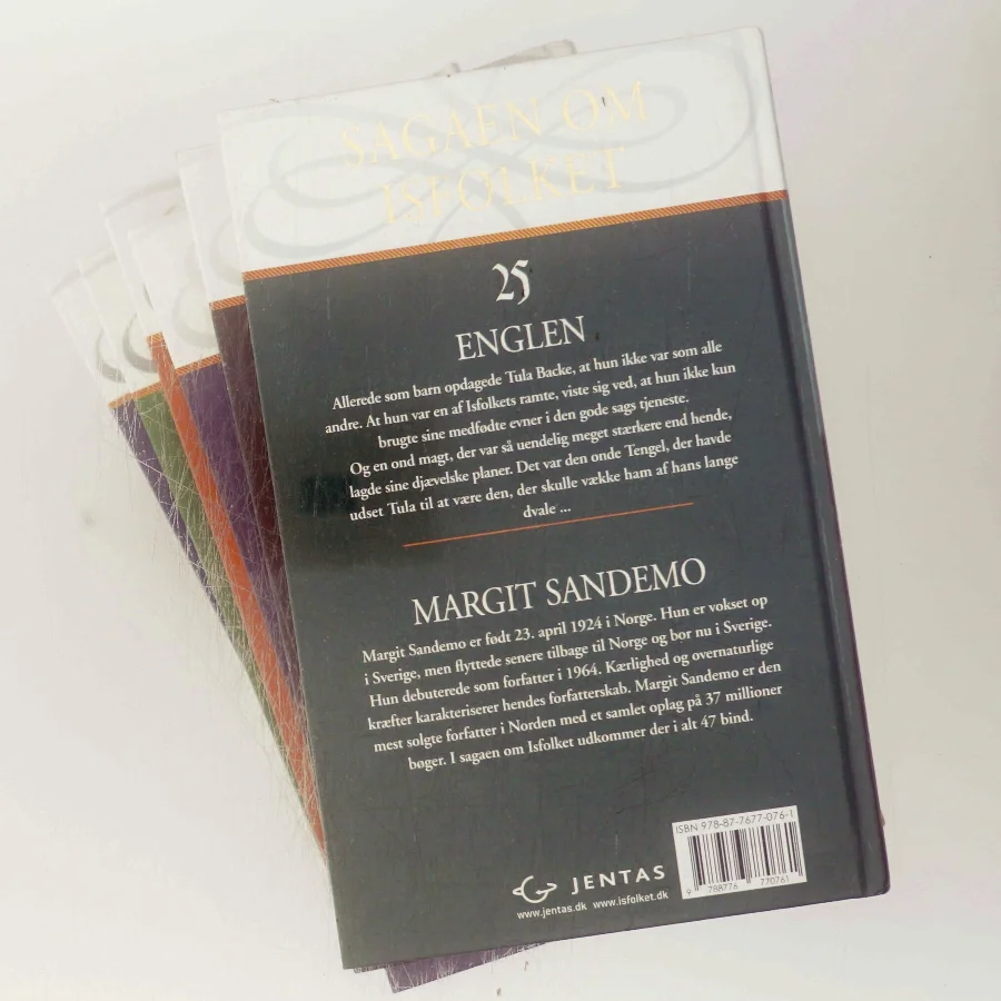 Ravnens vinger af Margit Sandemo (Bog)