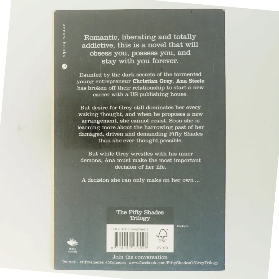 Fifty Shades Trilogy. II, Fifty shades darker af E. L. James (Bog)